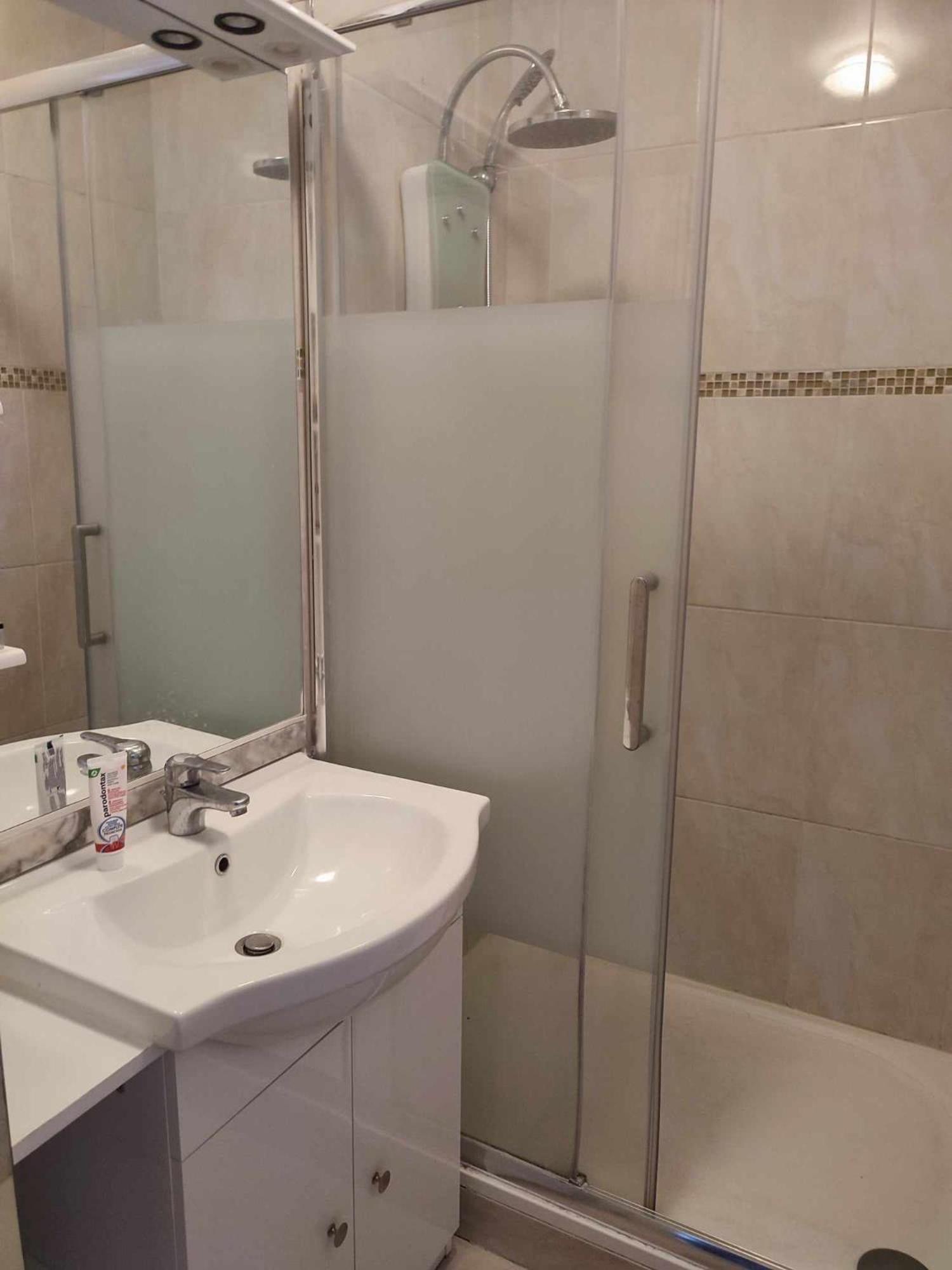 Logement entier: Levallois-Perret- Porte de PARIS Buitenkant foto